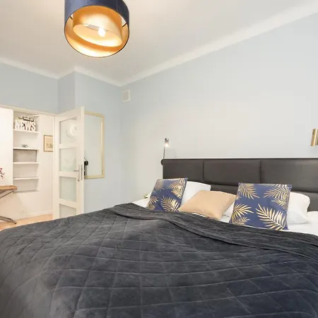 Family Unique For 4 People In Wola By Renters *