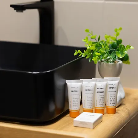 Family Unique For 4 People In Wola By Renters