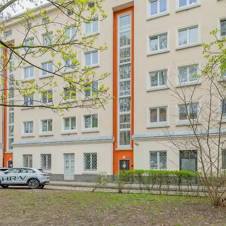 Family Unique For 4 People In Wola By Renters